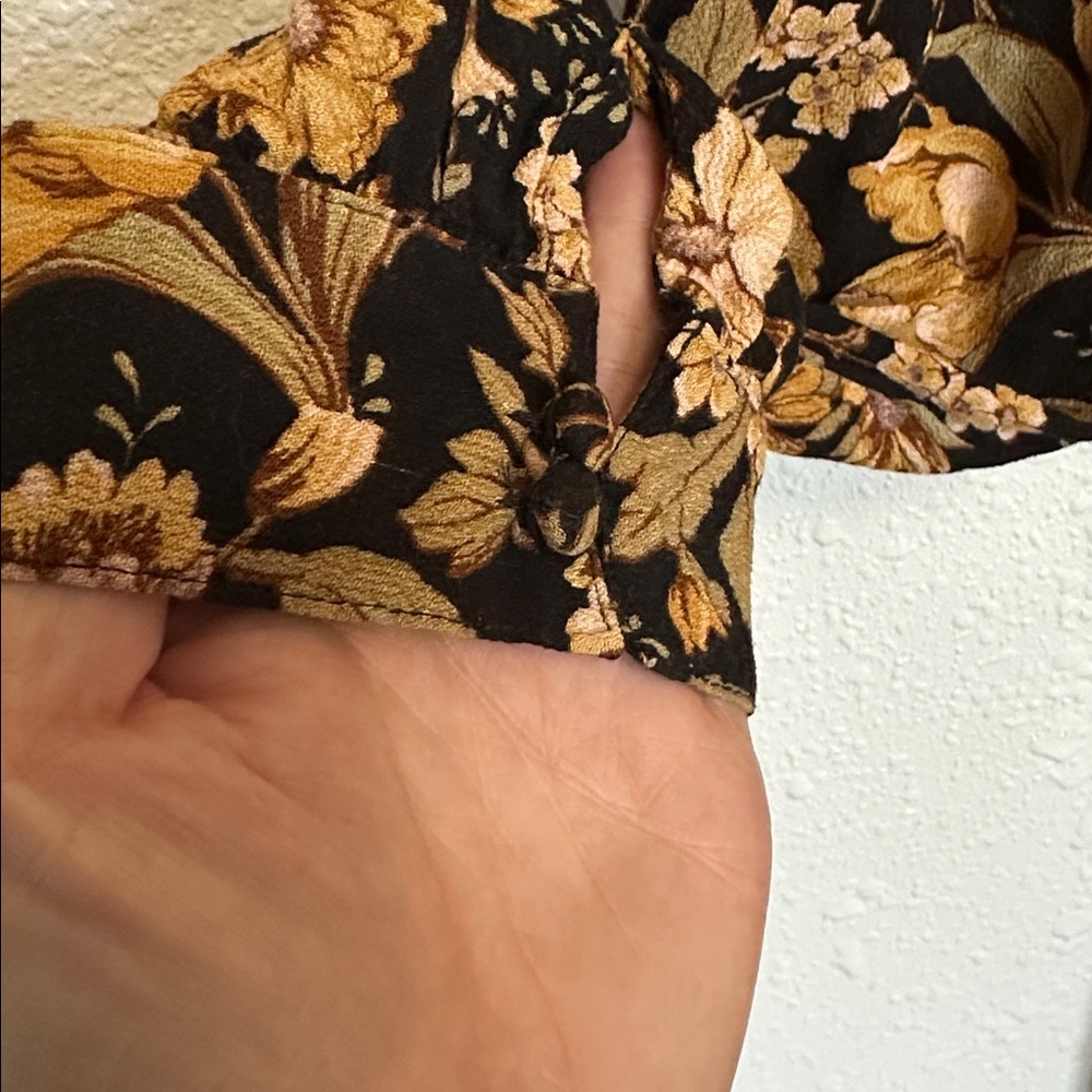 American Eagle Outfitters Black Gold Floral Faux Wrap Tunic Size Medium Tall - Picture 4 of 9